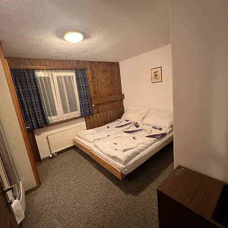 Romantic With Private Bathroom Πανσιόν 3*